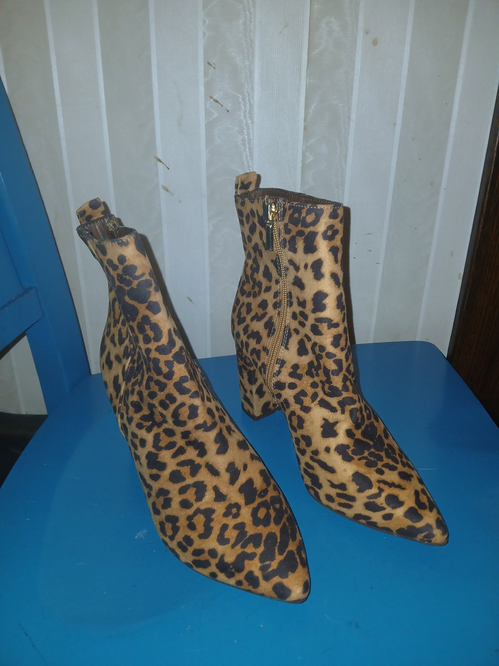 Leopard Print Pointed Toe Ankle Boots - Women